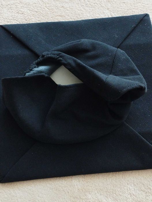 Селски престилки,Шапки за бакалавър.