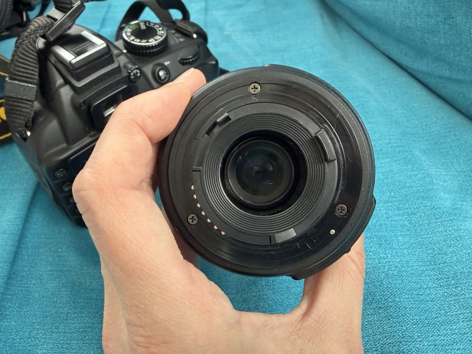 Фотоапарат Nikon D3100 с обектив 18/55