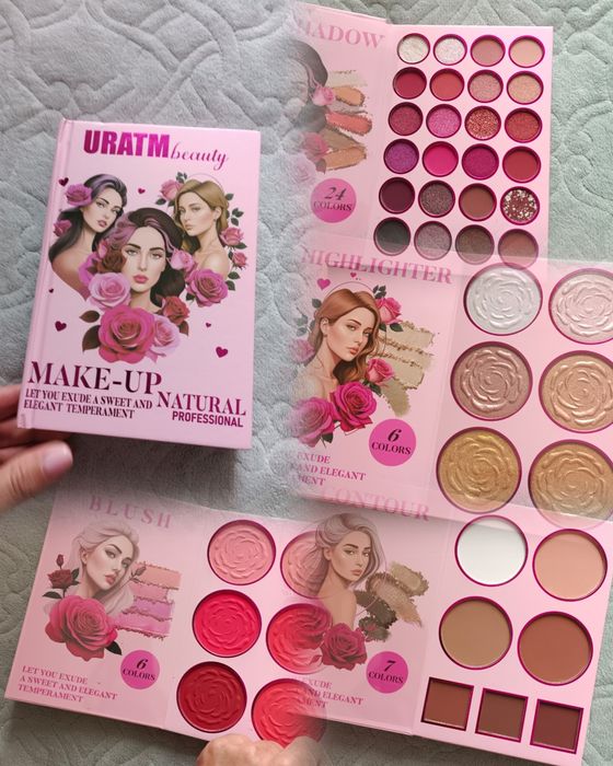 Набор декоративной косметики в виде книжки