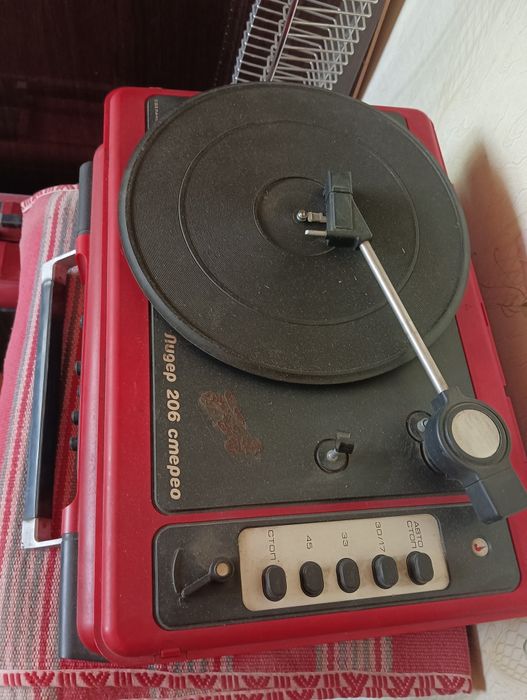 Продам проигрыватель.