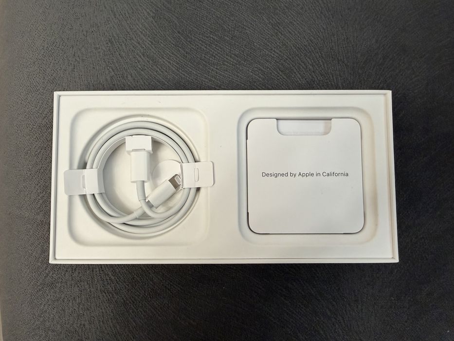 Безжично зарядно Apple MagSafe Duo with Fast Charging