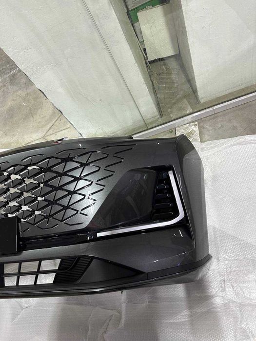 Передний Бампер ,