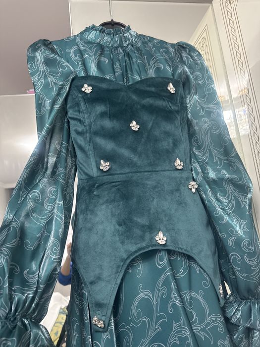 продам платье 44 размер