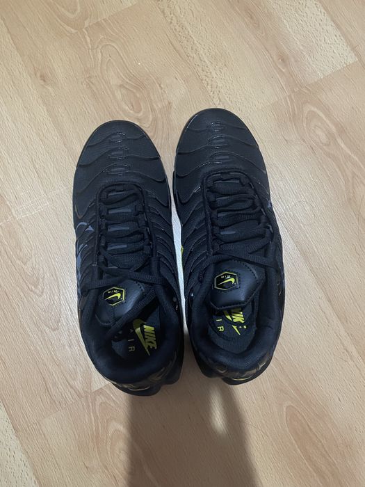 Nike AIR MAX plus