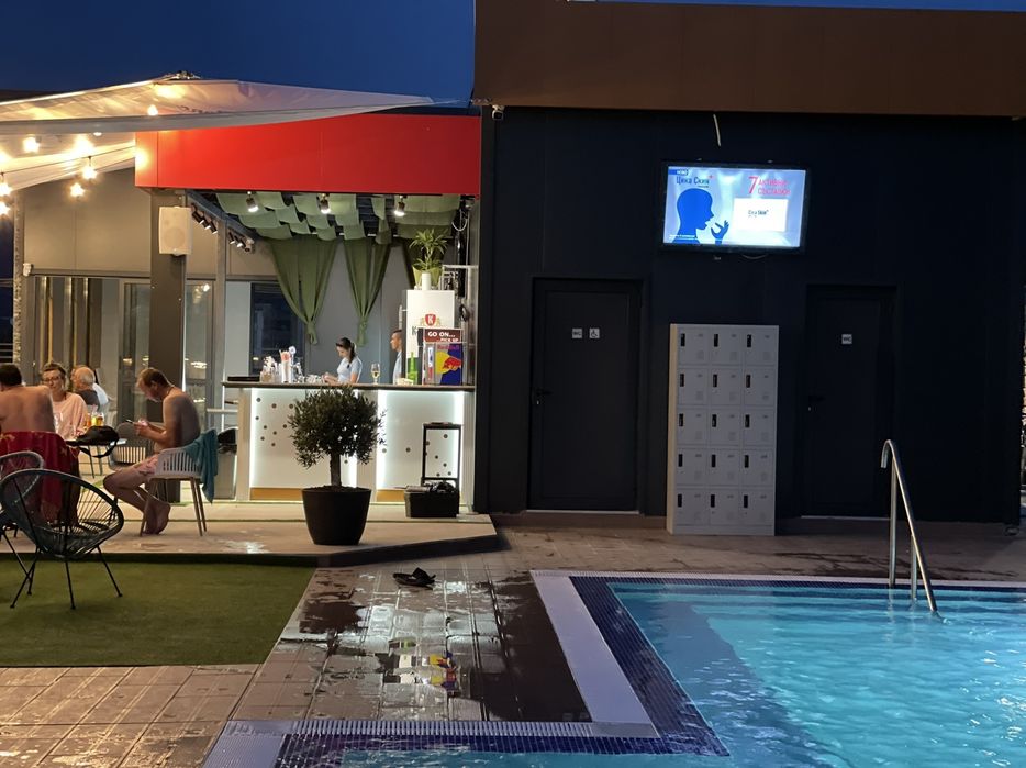 Защитна,предпазна кутия за телевизор.