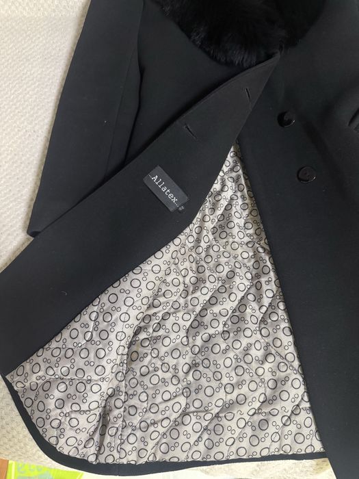 Продам зимнее пальто 44 размера!