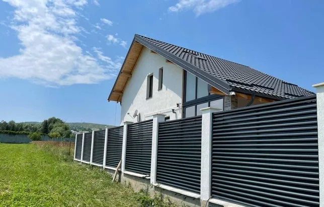 Vand hale metalice , scări ,Confecti metalice