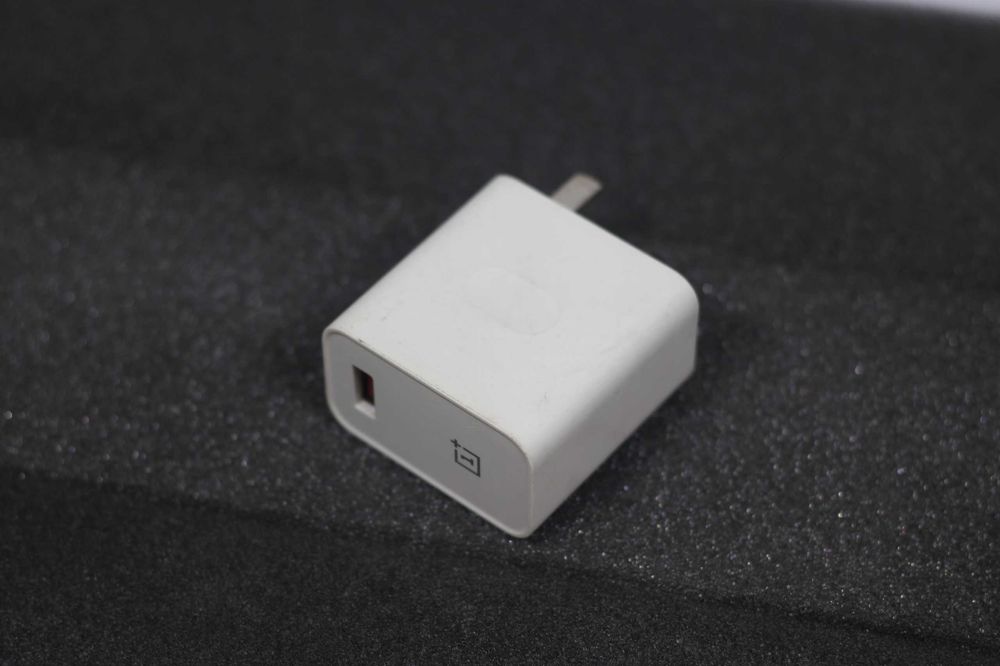 Оригинальная зарядка OnePlus Warp Charge 30W