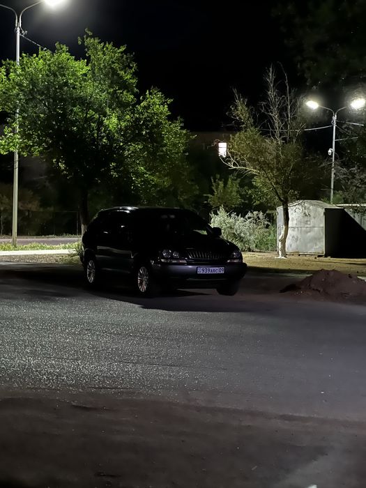 Lexus RX300 год 1999