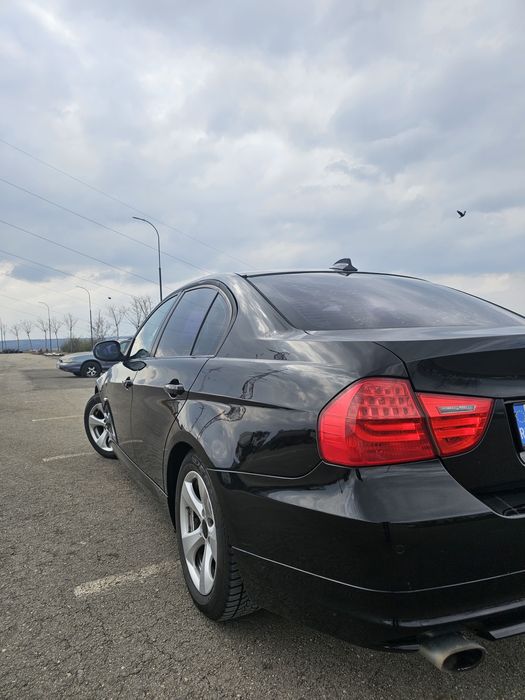 Vând BMW E90 LCI