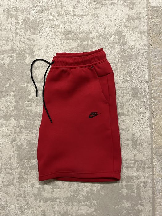 Продам шорты nike tech