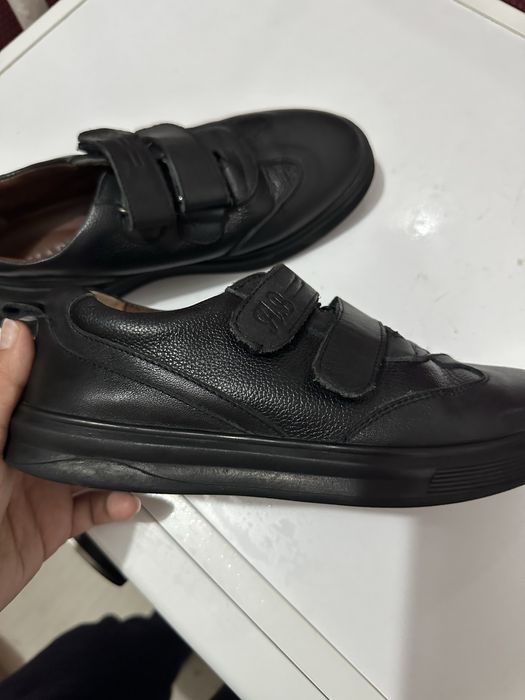 Продам детские туфли
