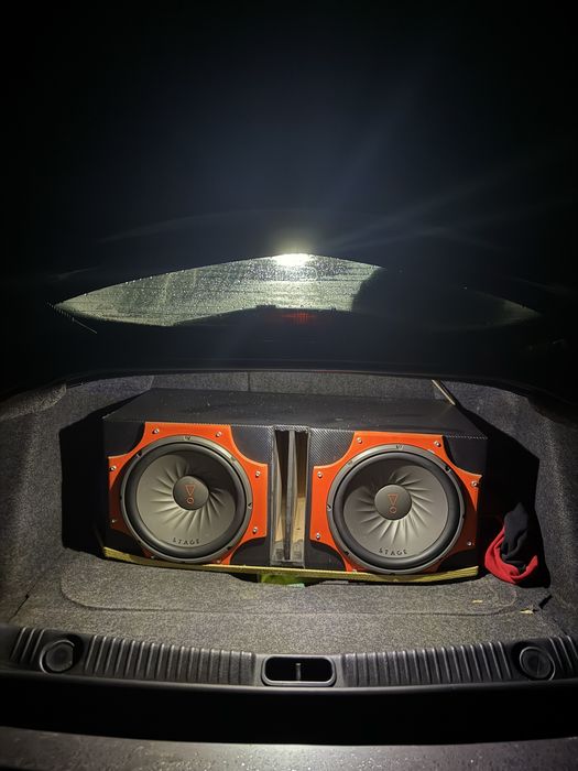 Vand subwoofer auto