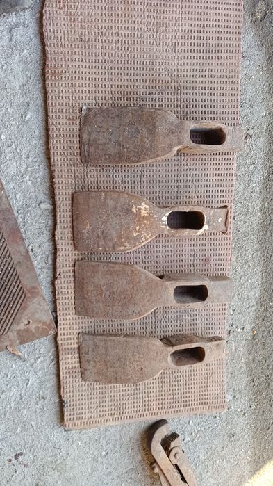 Кирка строительная большая