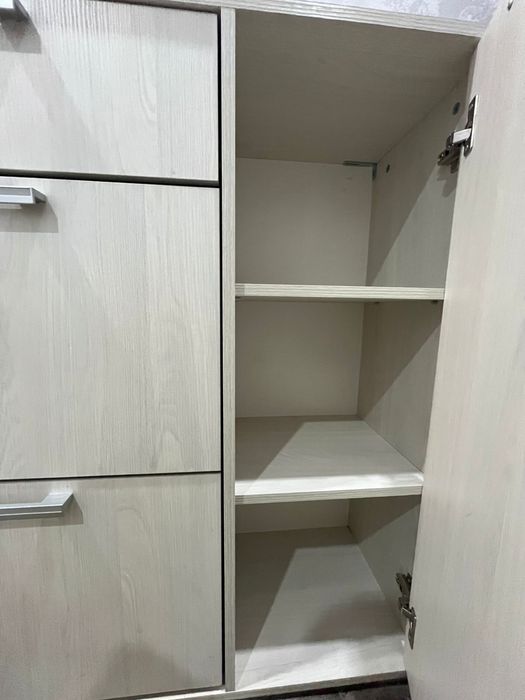 Продам обувницу в хорошом состояний