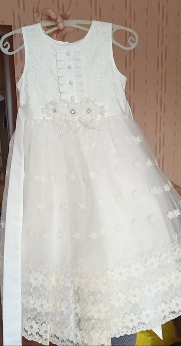 Продам детские платья