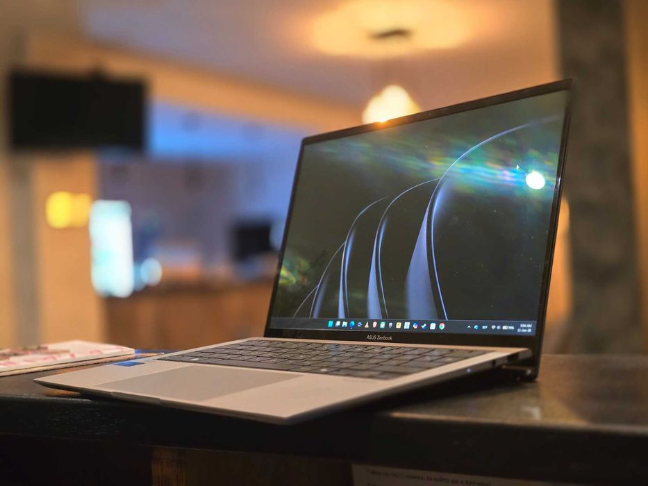 ASUS Zenbook S 13 UX5304MA