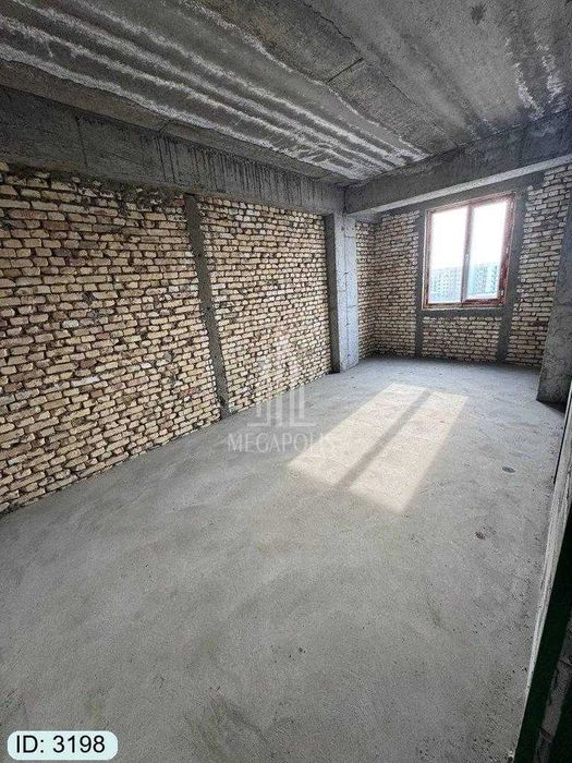 kvartira sotiladi №3198 Fayzobod masjid yangi hokimyat tarafda karopka