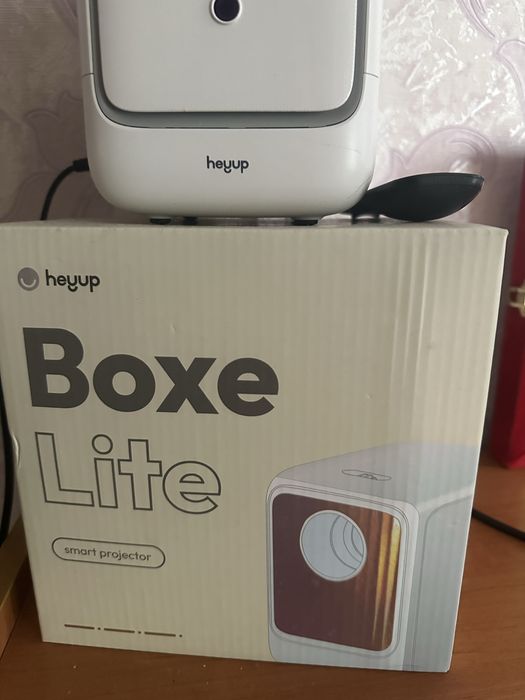 Продам Проектор Heyup Boxe Lite