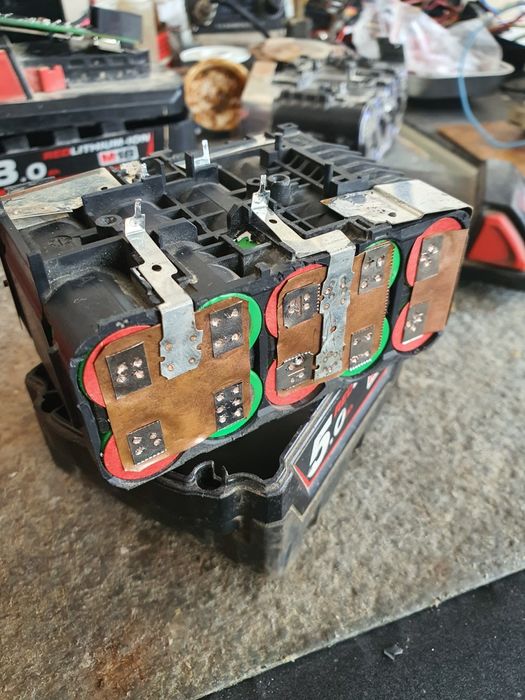 ремонт на батерии Makita LXT,Bosch, milwaukee M18