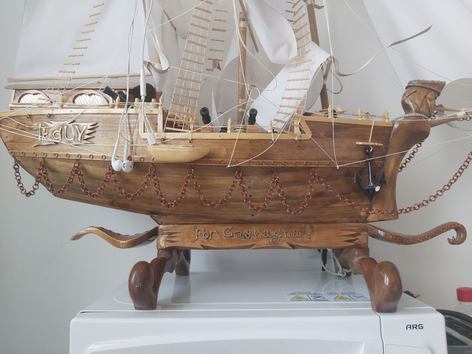 Продам корабль сувениры