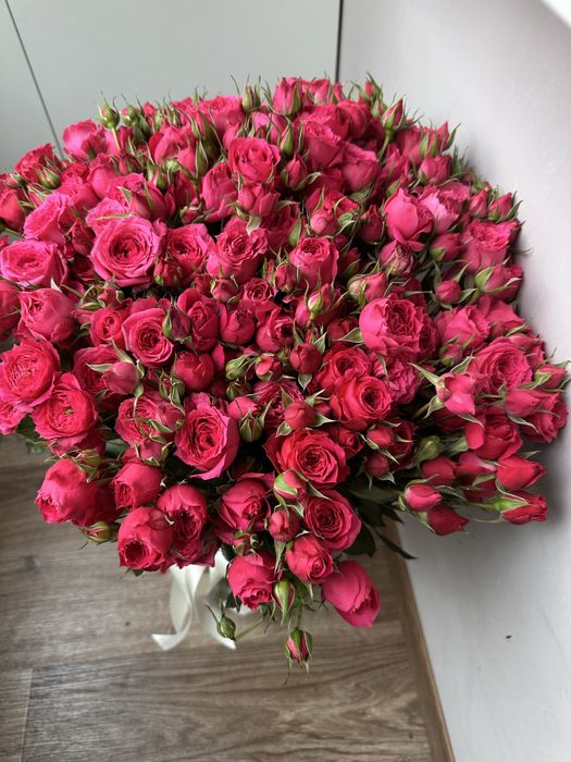 Букет/ Пышные цветы спрей роз