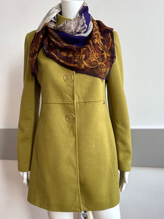 Siste’s  елегантно кокетно парто в страхотен цвят