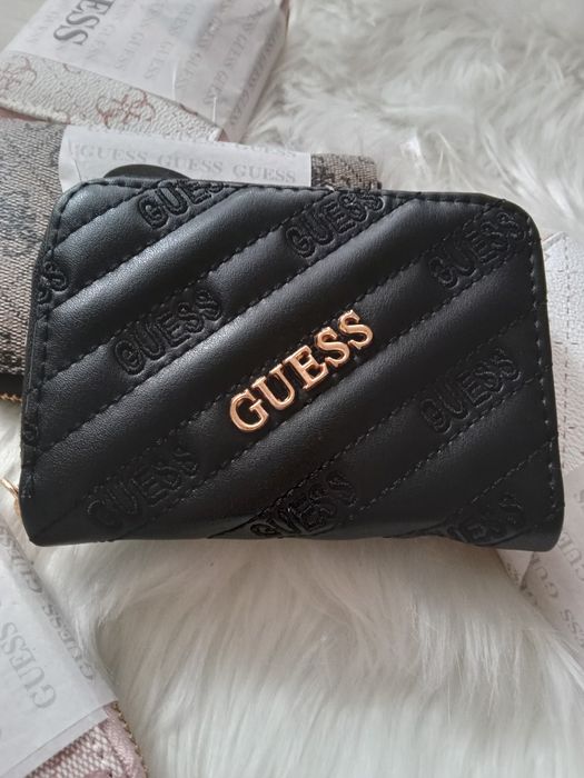 Guess портфейл малка и голяма