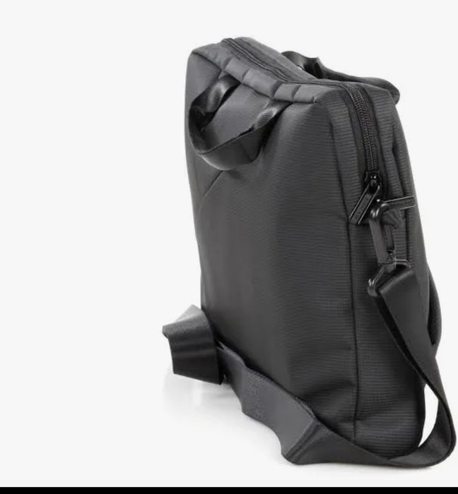 Geantă noua Laptop 14 15 15.6" RivaCase Slim  neagra Nefolosită Riva
