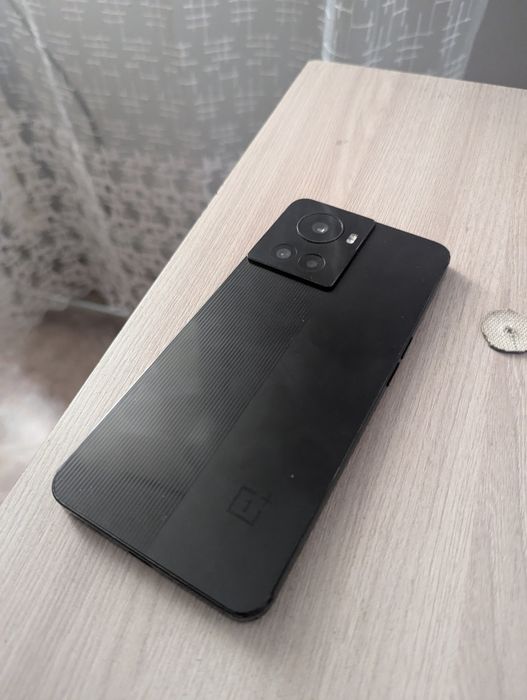 Продам OnePlus 10r недорого
