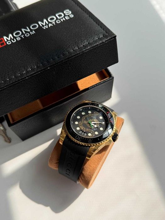 Gucci Dive YA136219 Gold Snake Quartz Stainless Steel Men's Ca Nou Garantie