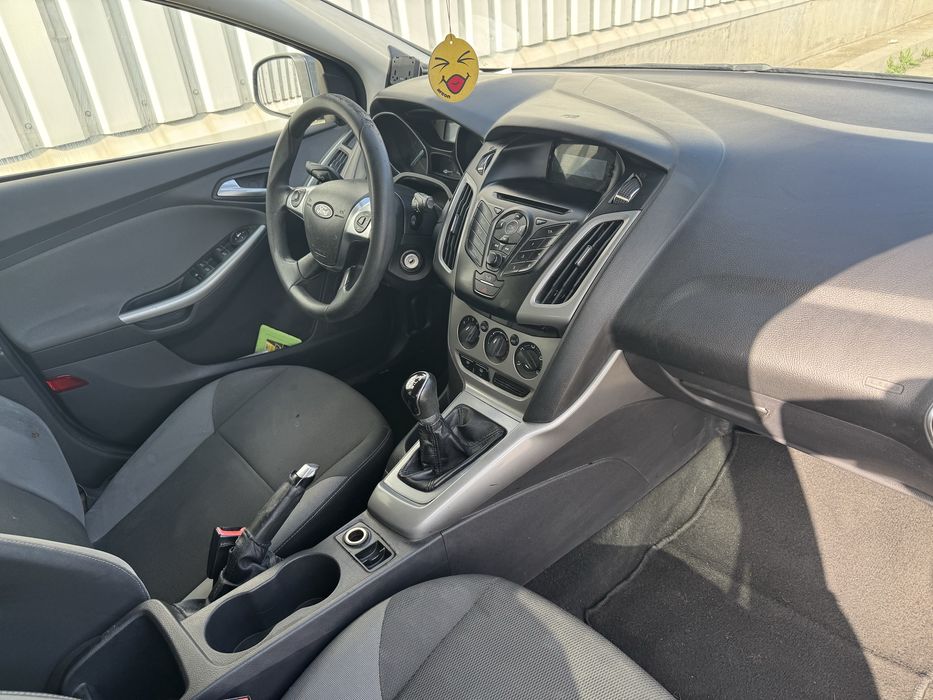 Ford focus  1.6 benzina