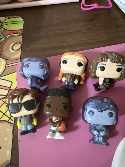 Продам фигурку Will из серии Kinder Joy Stranger Things