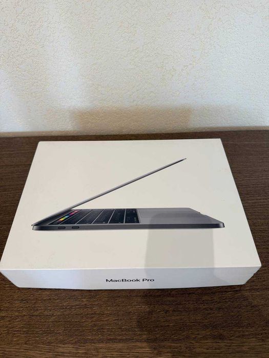 MacBook Pro 13 (A1989 | i5 | 8GB | 256GB SSD | Touch Bar )