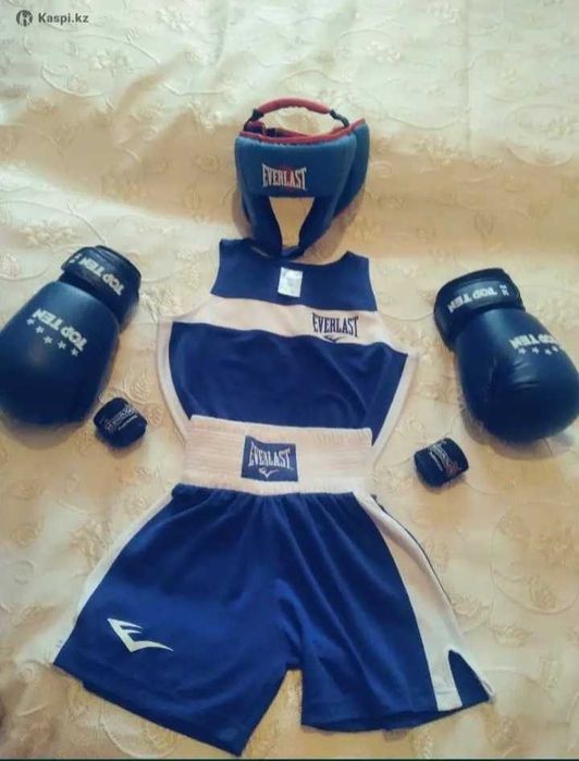 для бокса шлем и перчатки