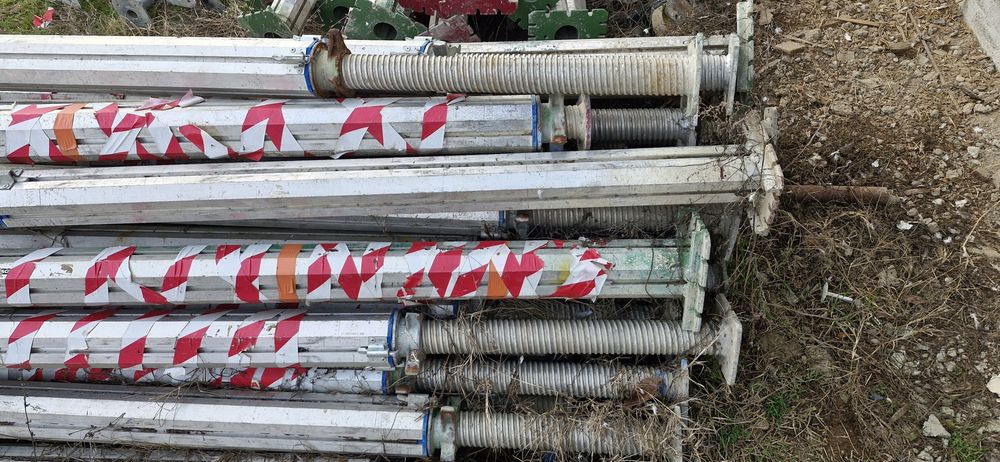 Popi metalici de aluminiu