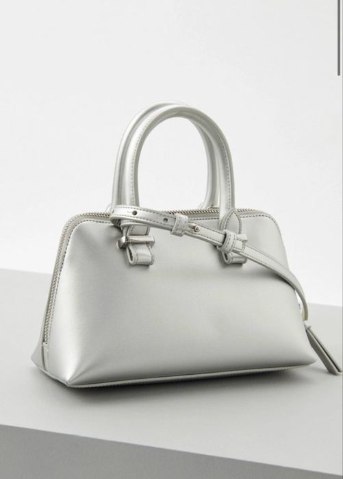 Серебристая сумка Armani Exchange