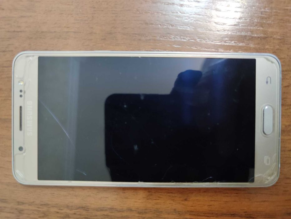 Телефон Samsung Galaxy J5, модель SM-J510FN