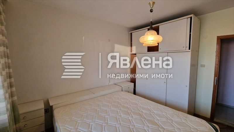 Без Такса!! Тристаен в центъра на Несебър!!