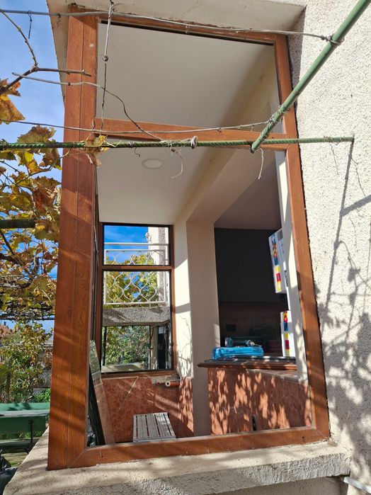 Продавам дограма