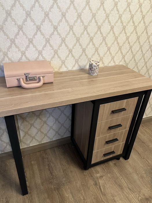 Туалетный столик и комод