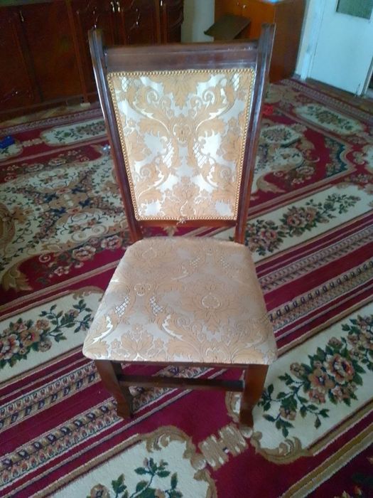 Мебель. Стол стулья