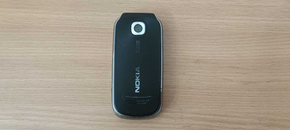 Продам телефон Nokia 7230 (RM-604)+ зарядка