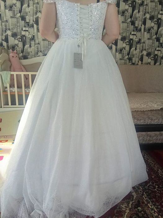 Продам свадебное платье новое!!!