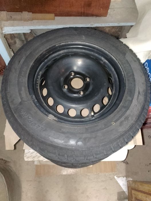 Продаётся комплект колёс в сборе с зимними шинами на Кобальт и Спарк