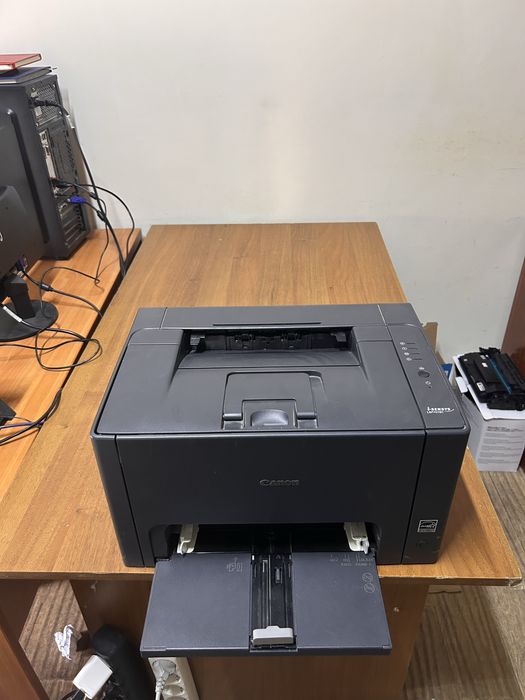 Продается цветной принтер Canon lbp7018