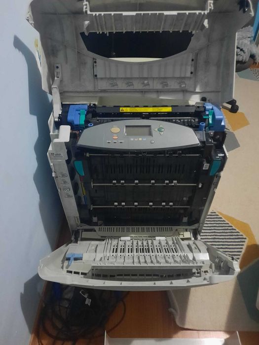 HP LaserJet 5550dtn color laser printer