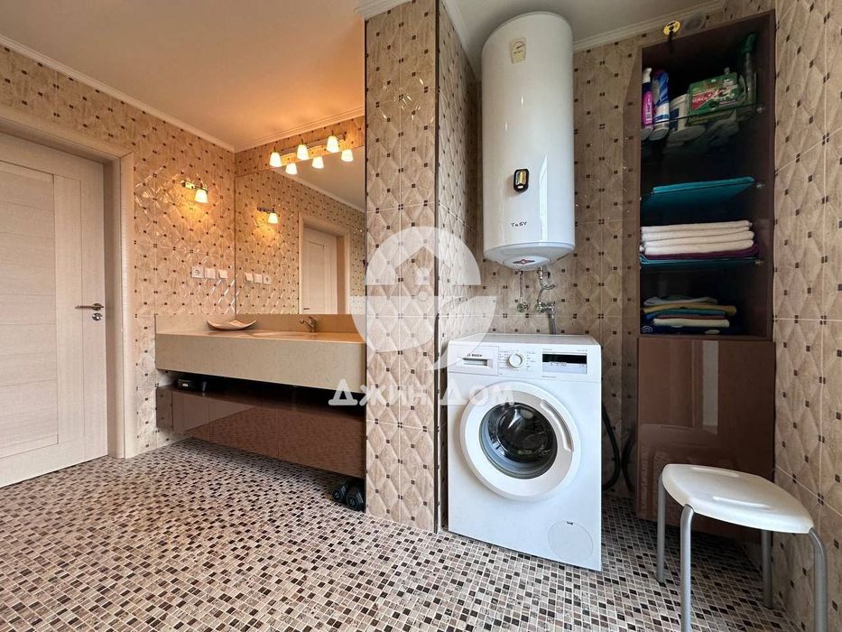 Просторен луксозен тристаен апартамент в к-с Посейдон, гр. Несебър