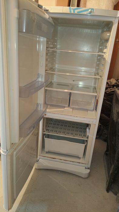 холодильник Indesit