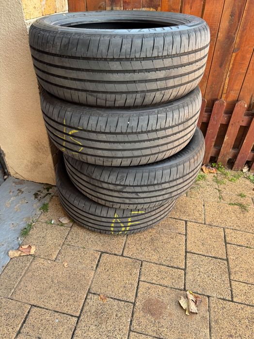 Set anvelope vara Bridgestone Alenza 001 235/50 R20